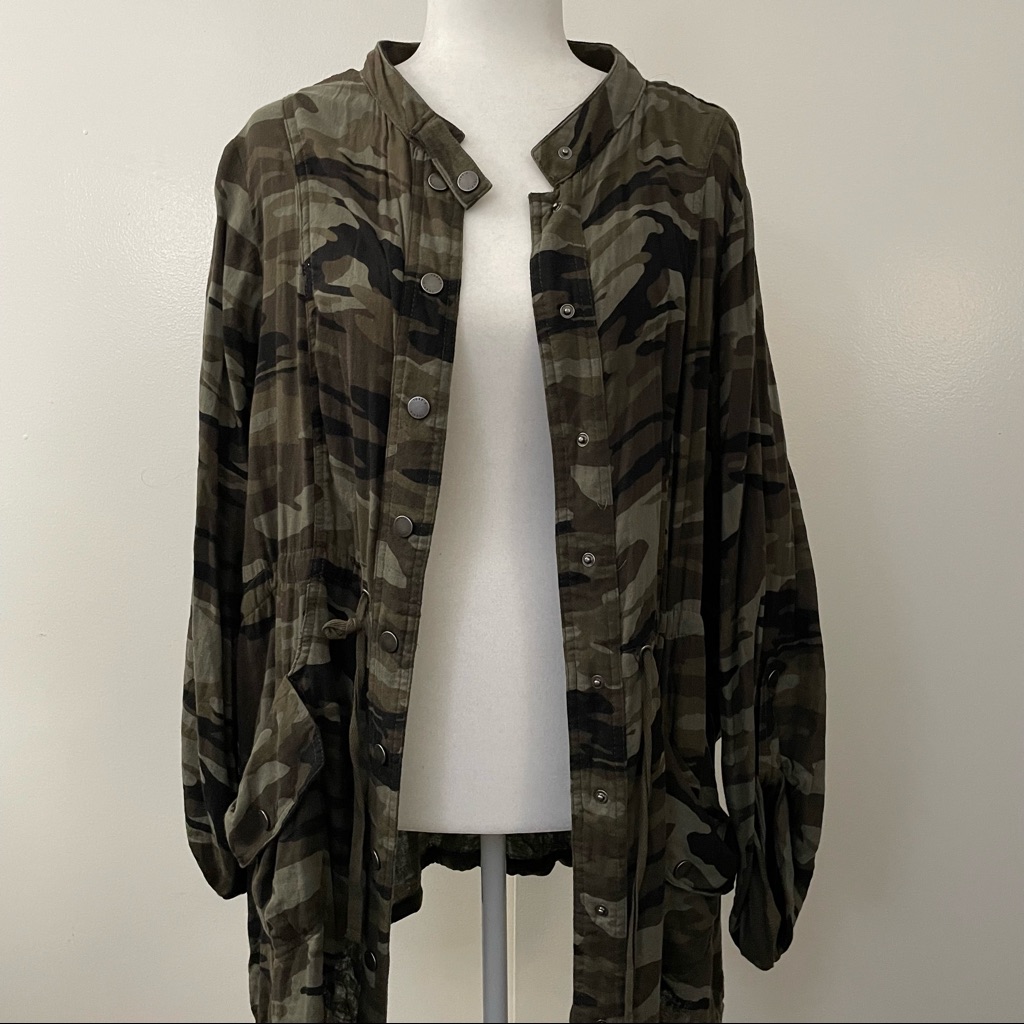 Camo Button Front Drawstring Anorak